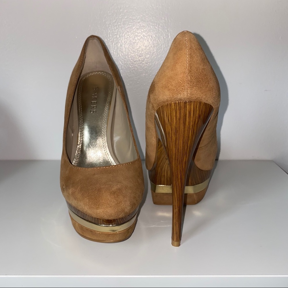 Bakers Woman’s Platform Pumps Nude Suede Size  7